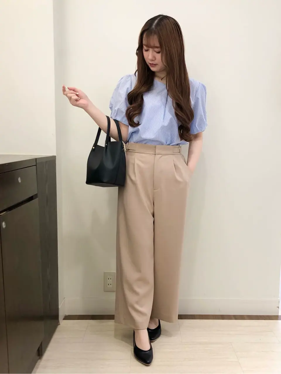 ANY SIS スタッフ コーディネート画像