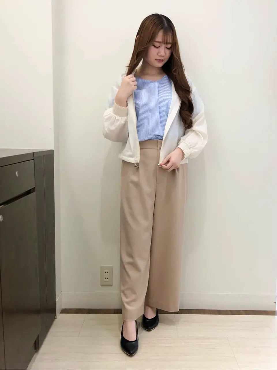 ANY SIS スタッフ コーディネート画像