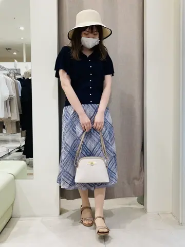 ANY SIS 川根　彩 コーディネート画像