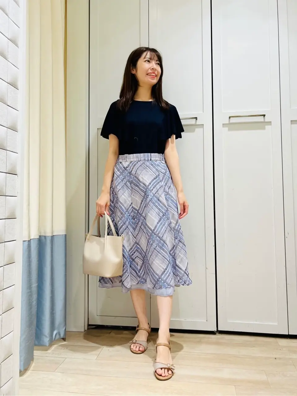 ANY SIS スタッフ コーディネート画像