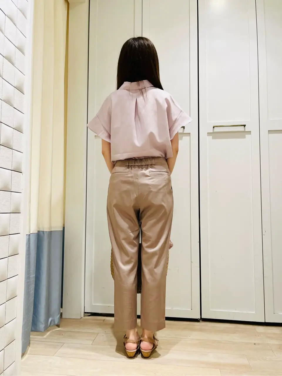 ANY SIS スタッフ コーディネート画像