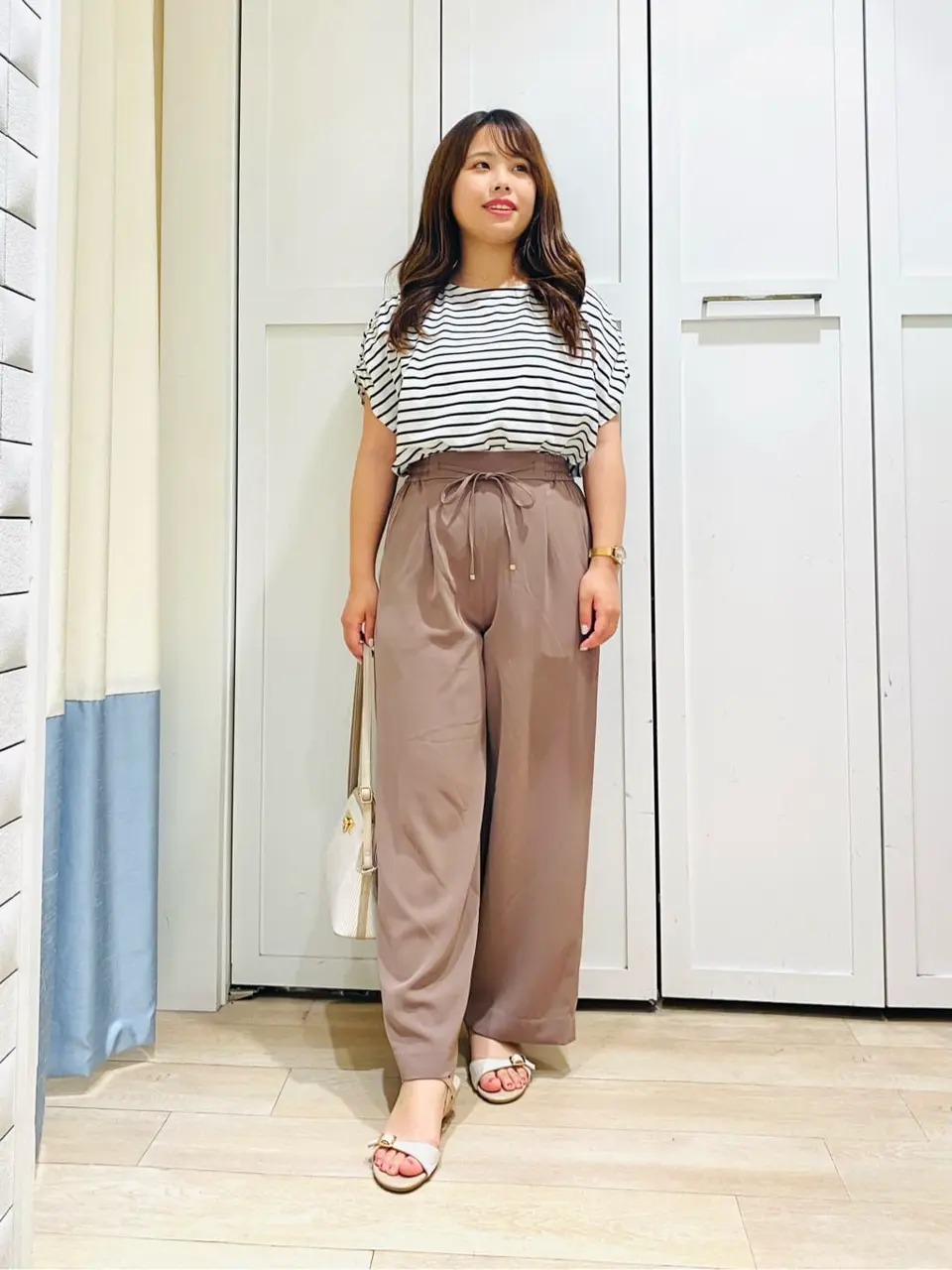 ANY SIS スタッフ コーディネート画像