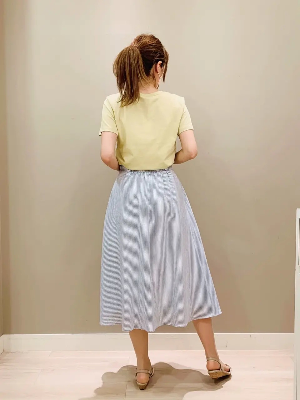 ANY SIS スタッフ コーディネート画像