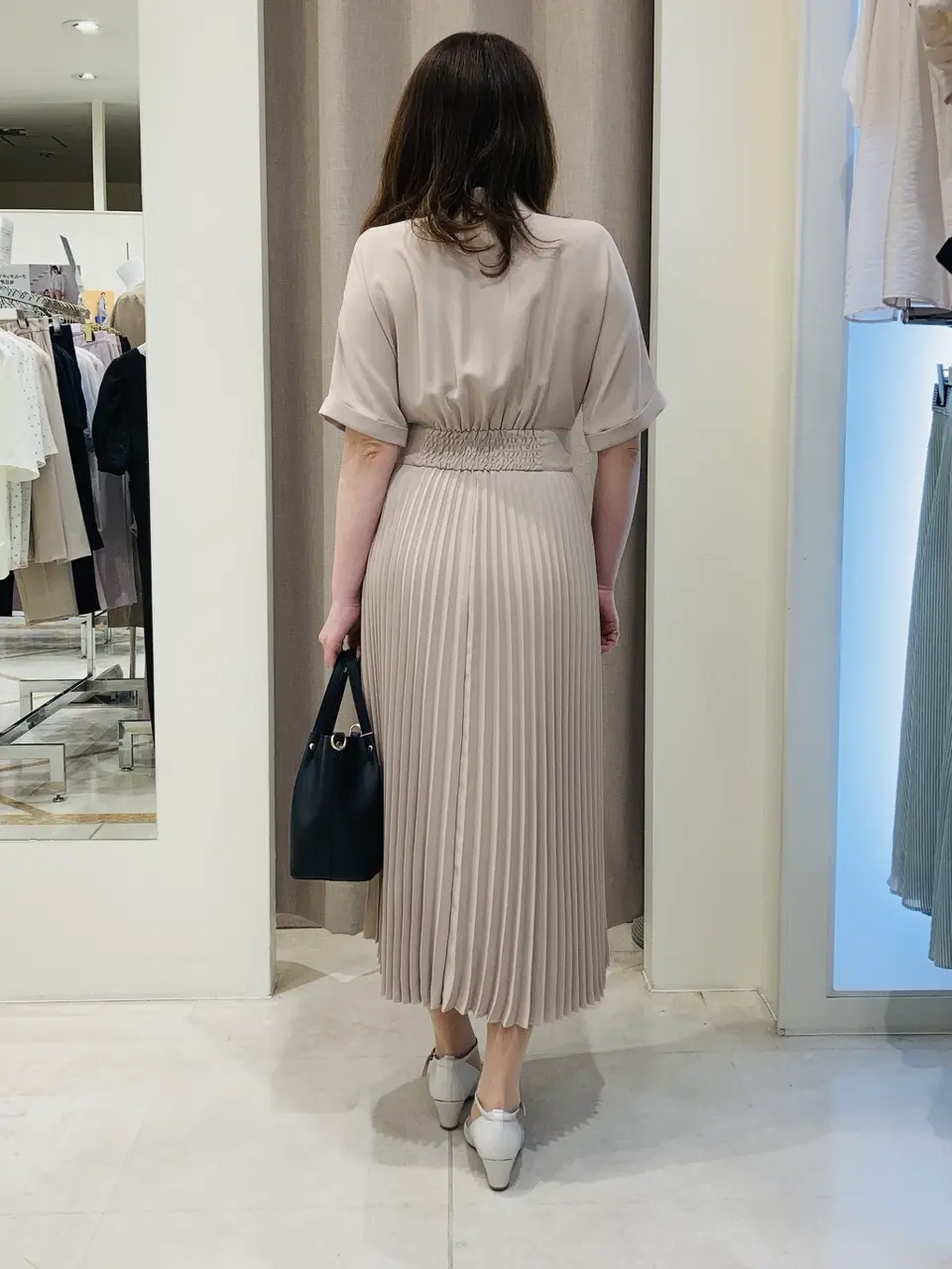 ANY SIS 川根　彩 コーディネート画像