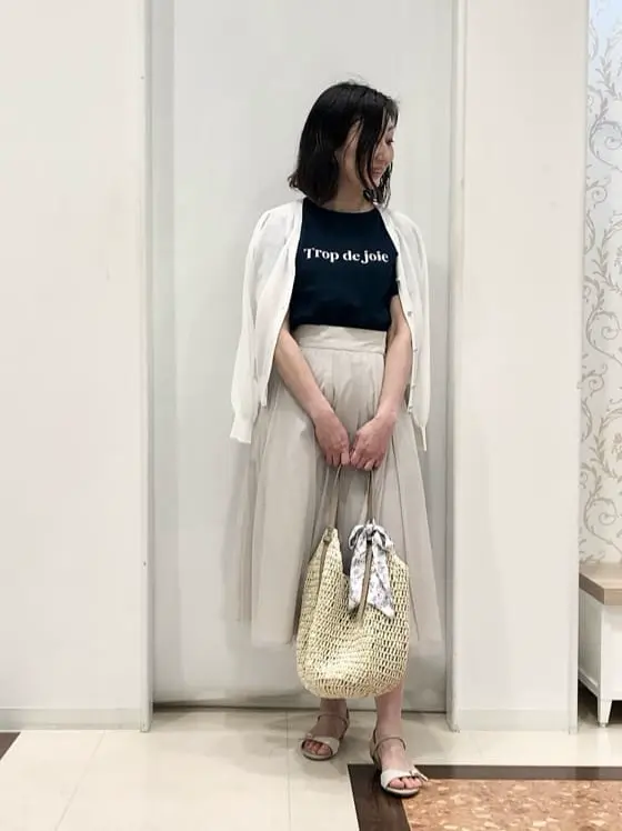 ANY SIS スタッフ コーディネート画像