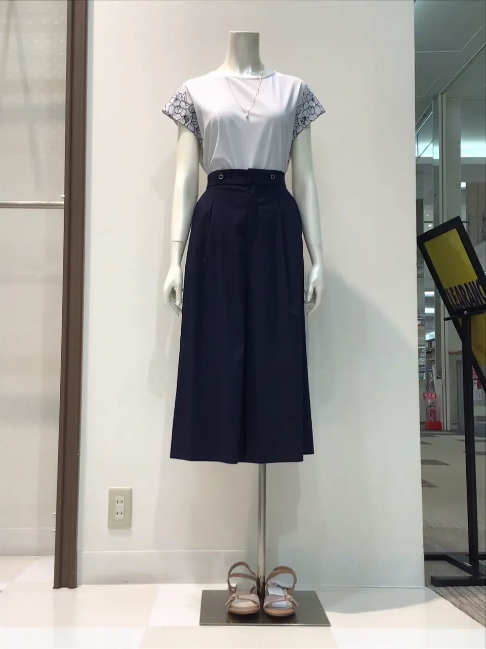 ANY SIS 布川 コーディネート画像