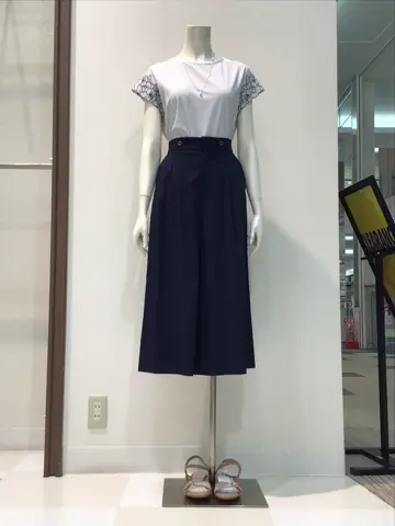 ANY SIS 布川 コーディネート画像