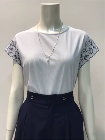 ANY SIS 布川 コーディネート画像