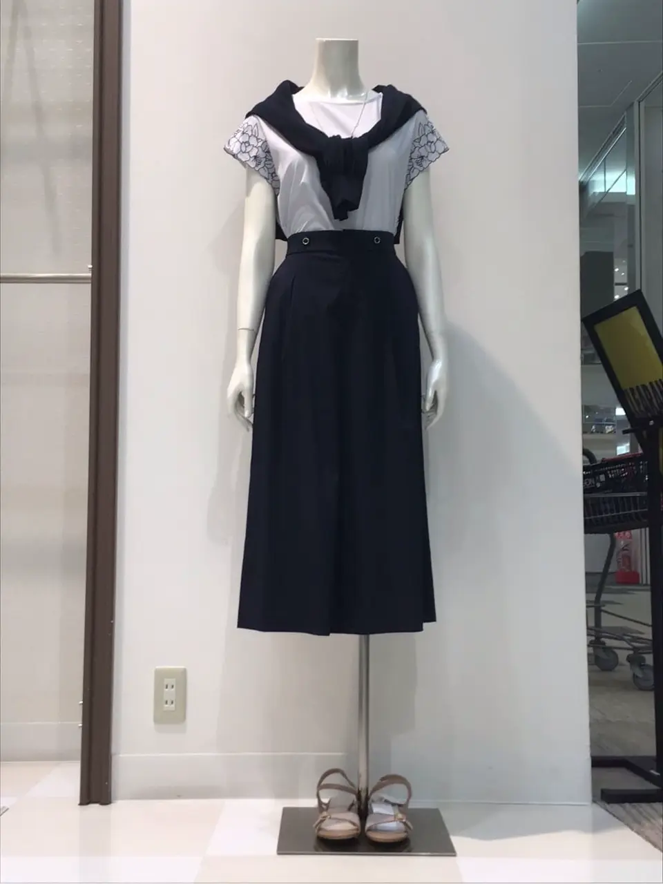 ANY SIS 布川 コーディネート画像