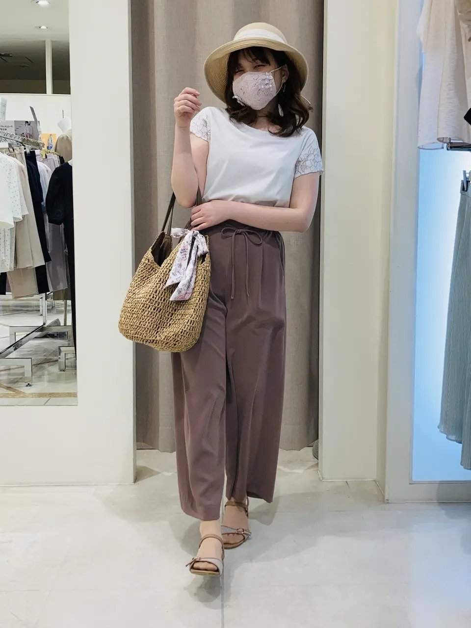 ANY SIS 川根　彩 コーディネート画像