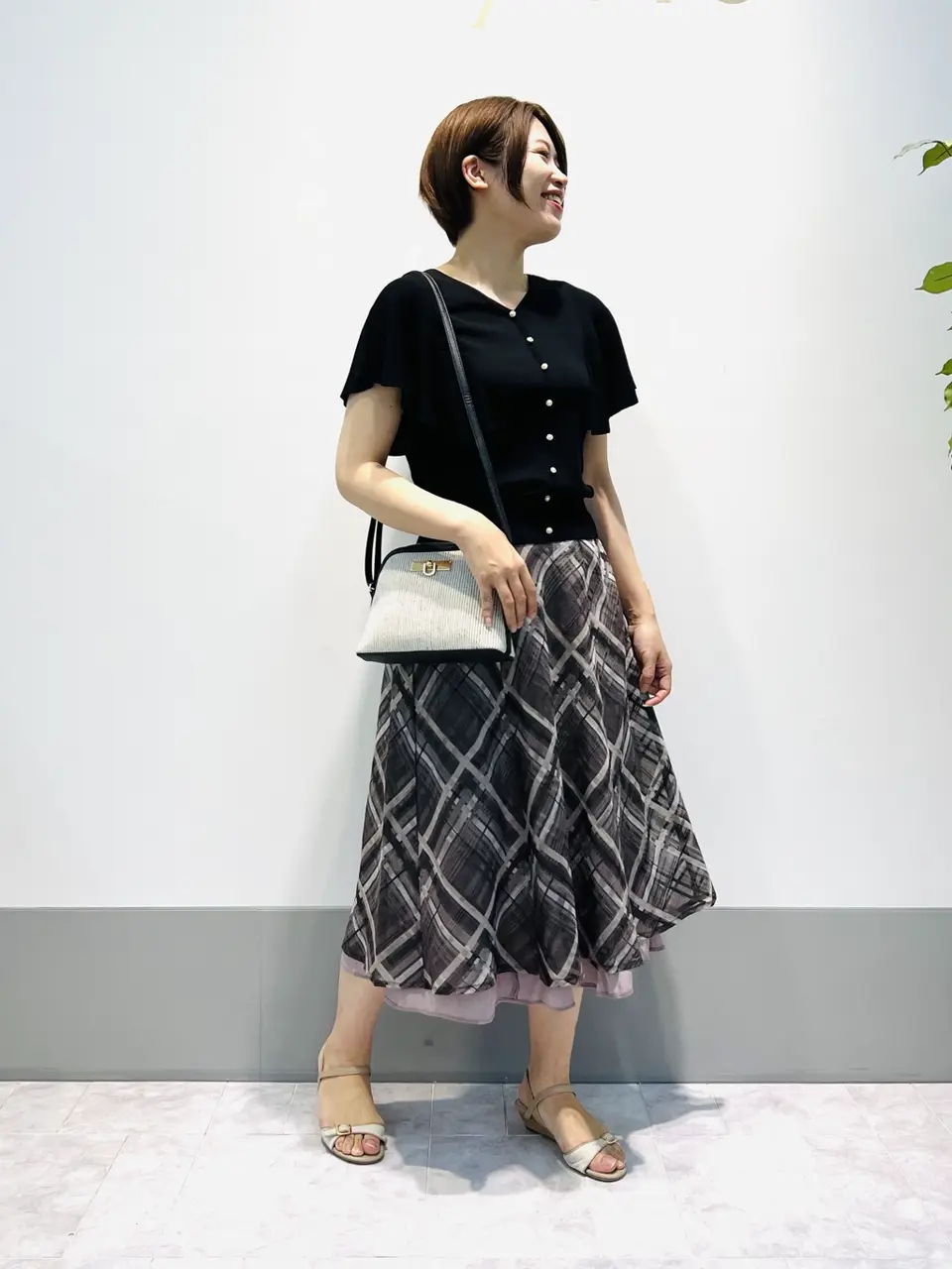 ANY SIS 岡本 コーディネート画像