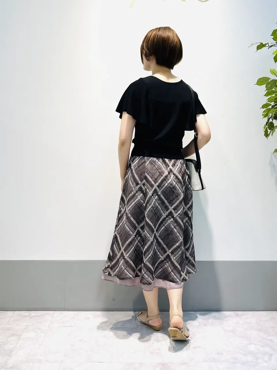 ANY SIS 岡本 コーディネート画像