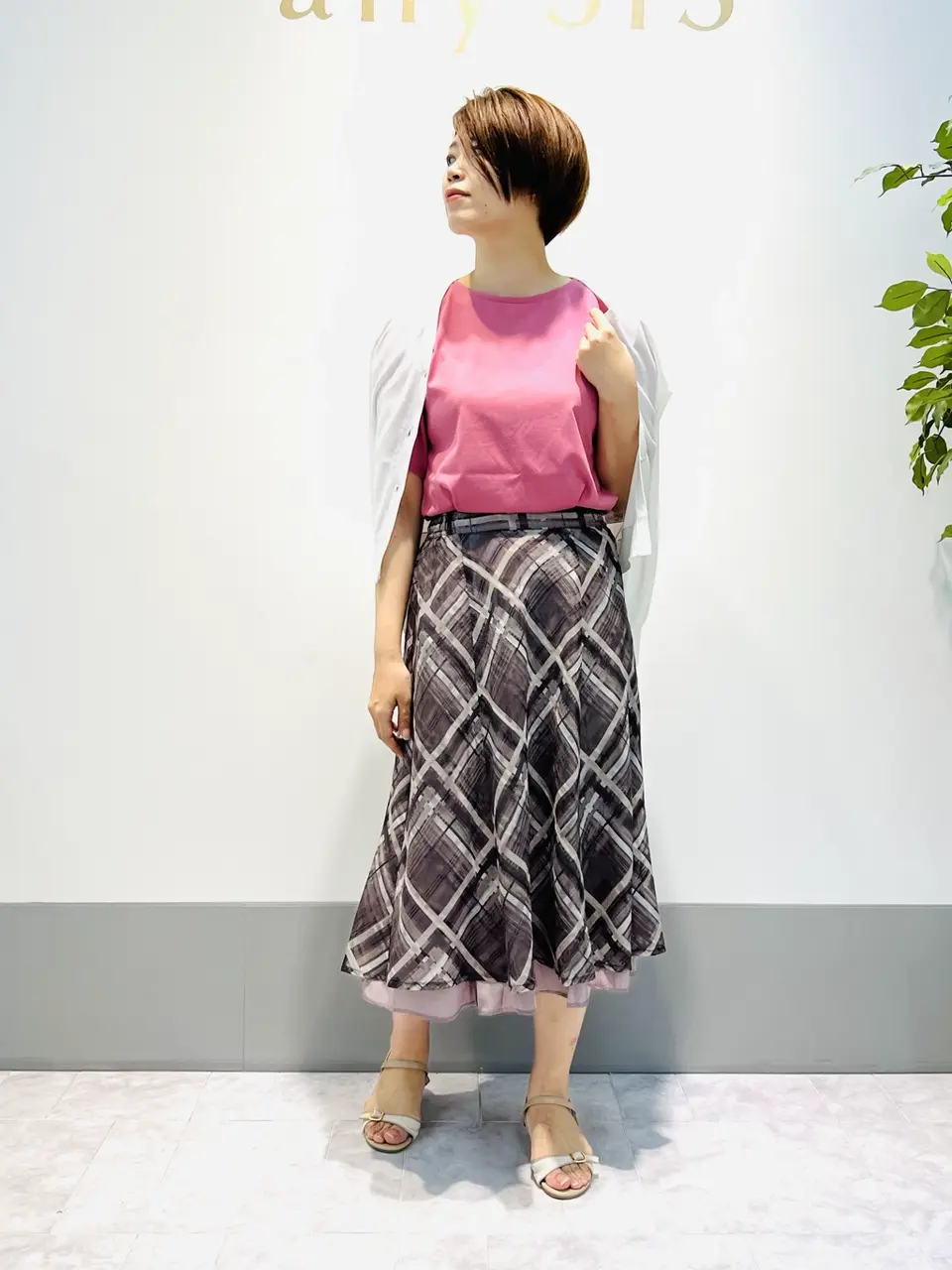 ANY SIS 岡本 コーディネート画像