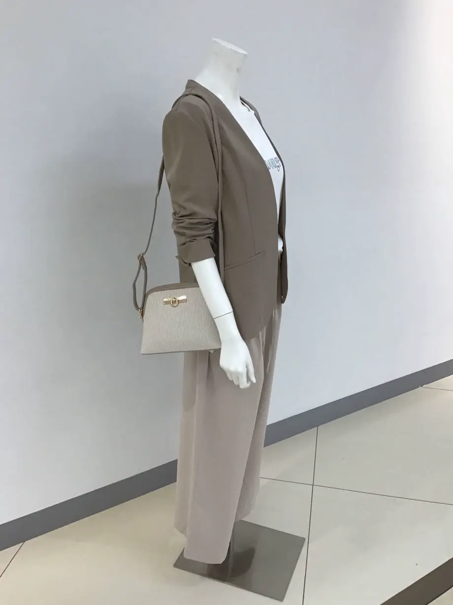 ANY SIS 橋本 コーディネート画像