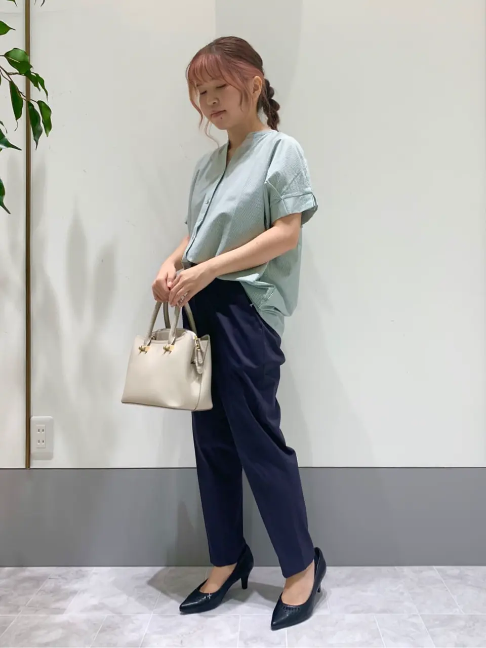 ANY SIS スタッフ コーディネート画像