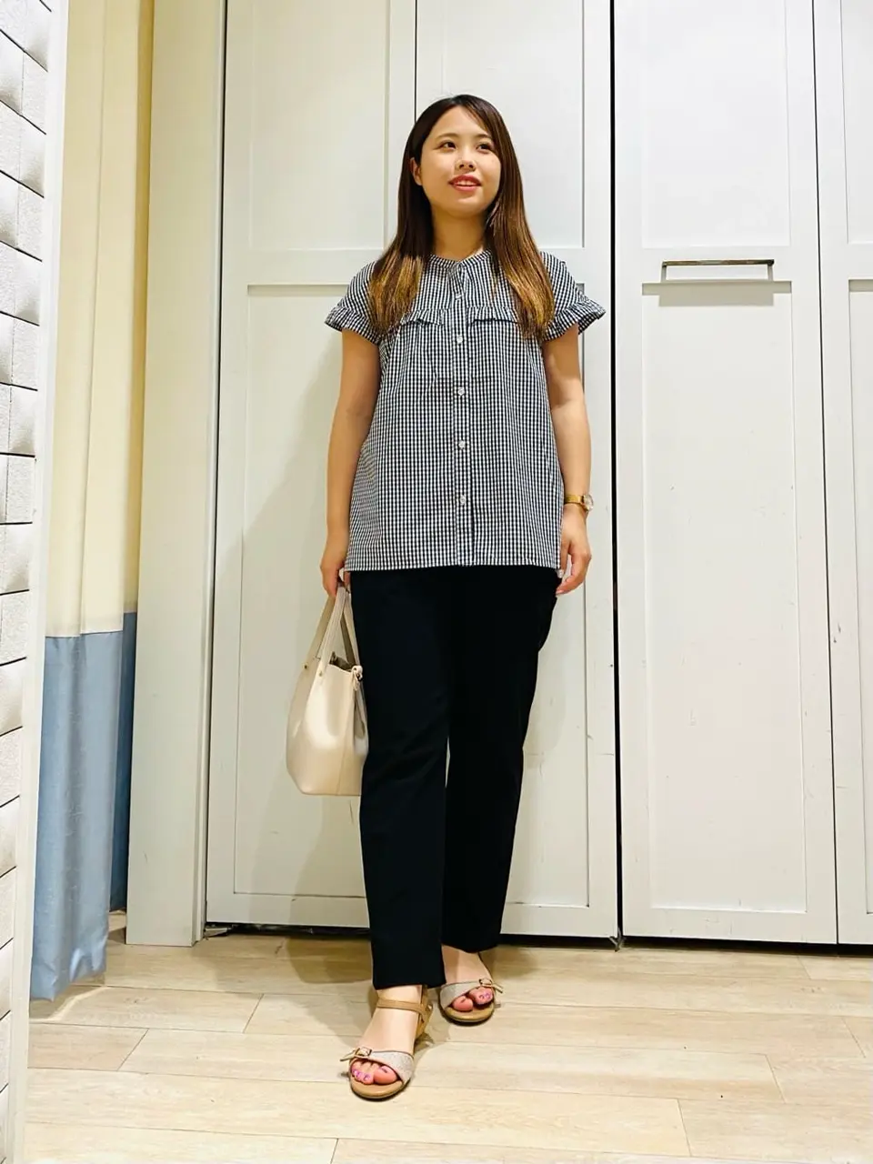 ANY SIS スタッフ コーディネート画像