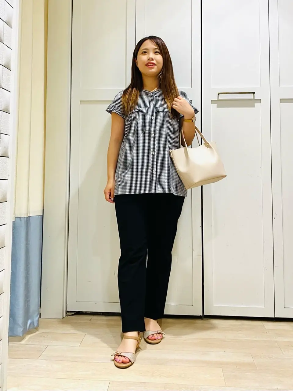 ANY SIS スタッフ コーディネート画像