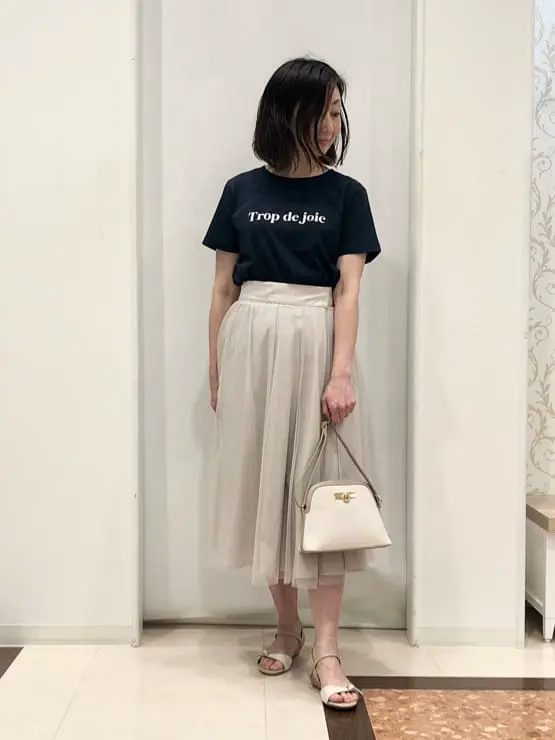 ANY SIS スタッフ コーディネート画像