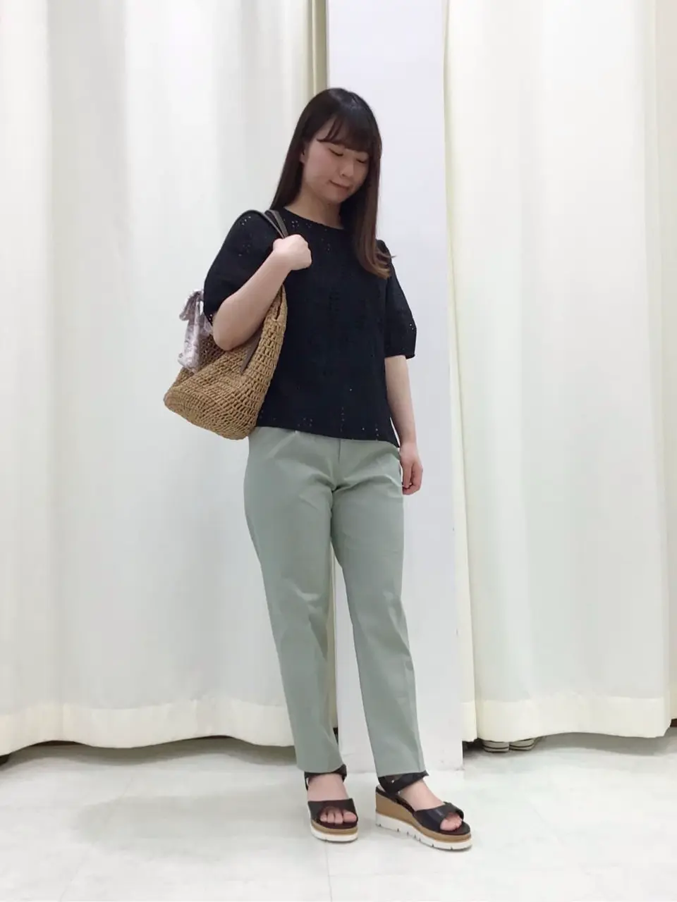 ANY SIS スタッフ コーディネート画像