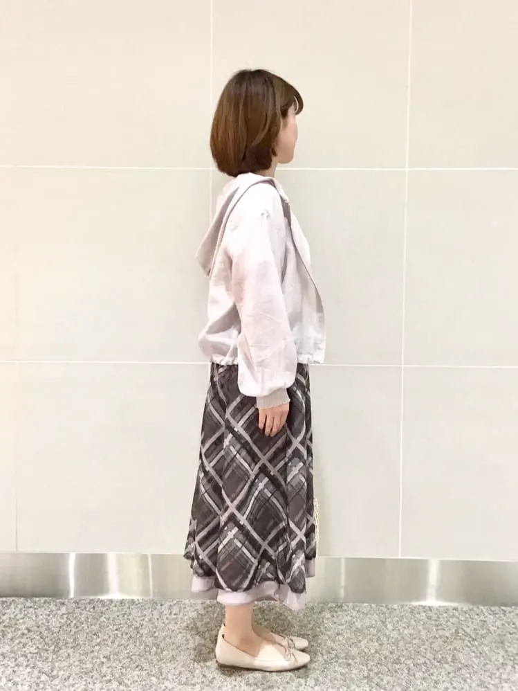 ANY SIS 浅野 コーディネート画像