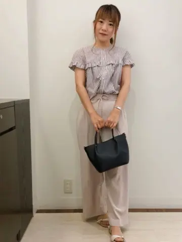 ANY SIS スタッフ コーディネート画像