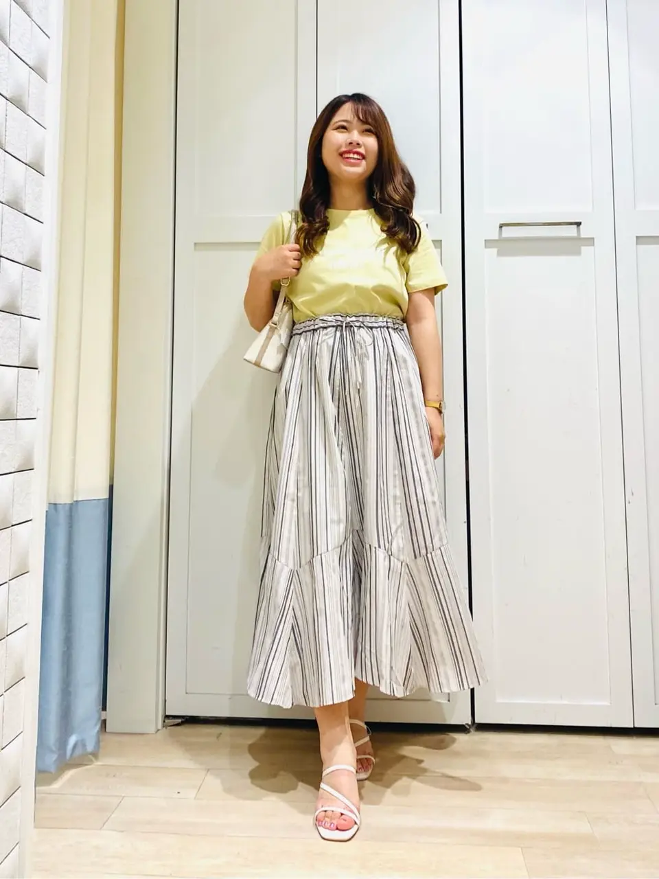 ANY SIS スタッフ コーディネート画像