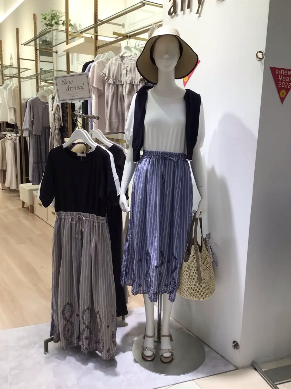 ANY SIS 桐生 コーディネート画像