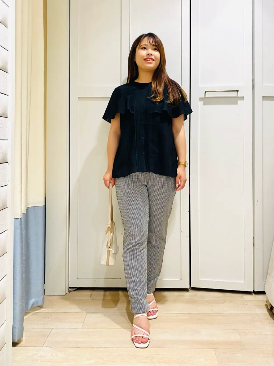 ANY SIS スタッフ コーディネート画像