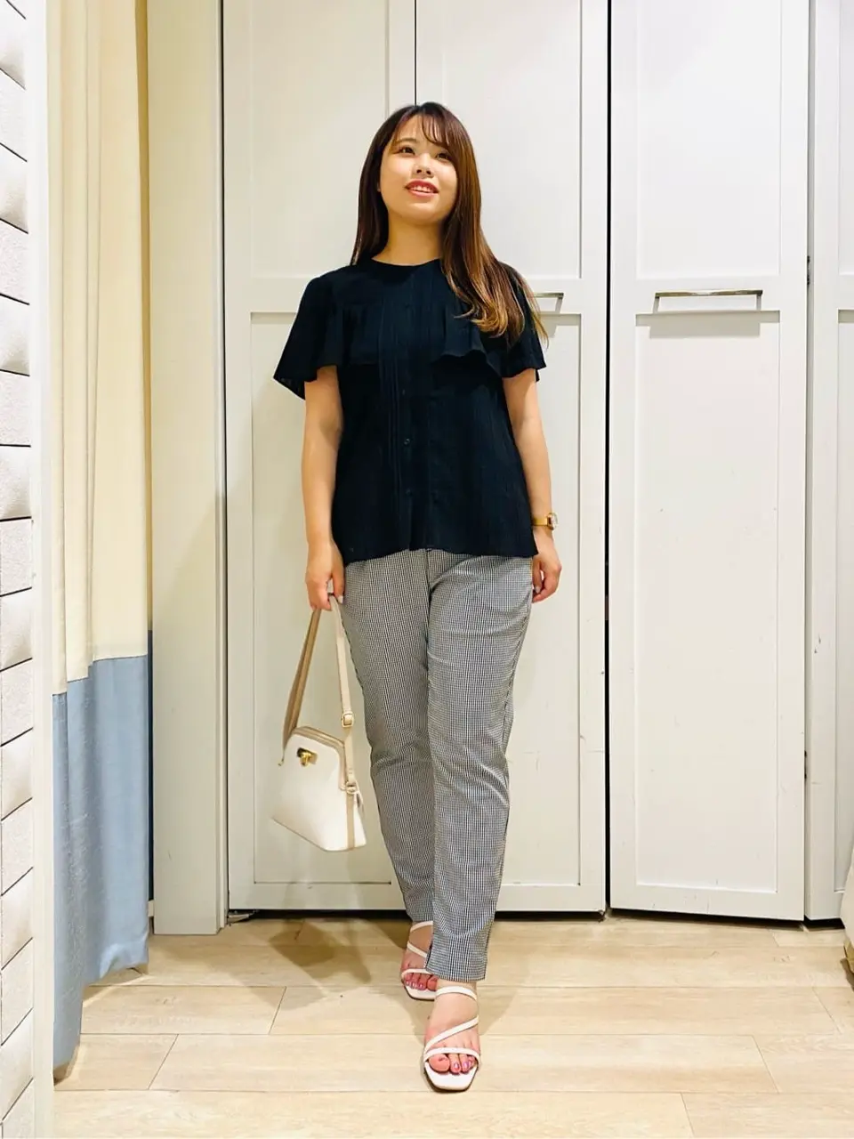 ANY SIS スタッフ コーディネート画像