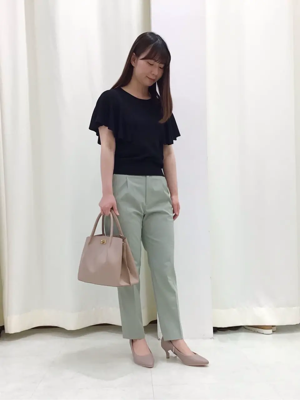 ANY SIS スタッフ コーディネート画像