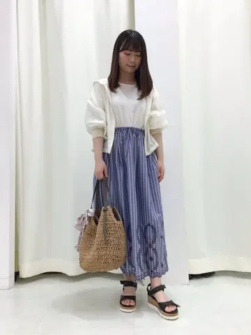 ANY SIS スタッフ コーディネート画像