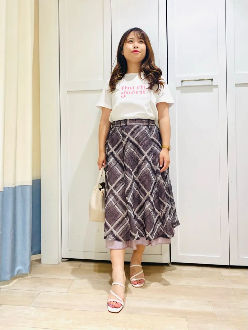 ANY SIS スタッフ コーディネート画像