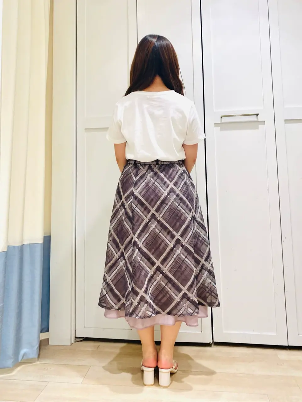 ANY SIS スタッフ コーディネート画像