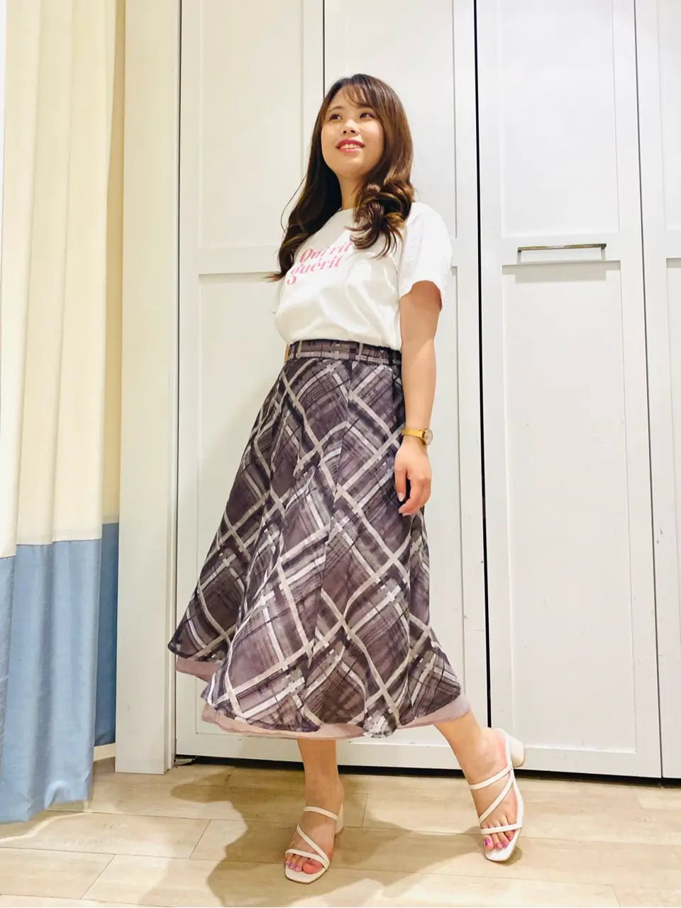 ANY SIS スタッフ コーディネート画像