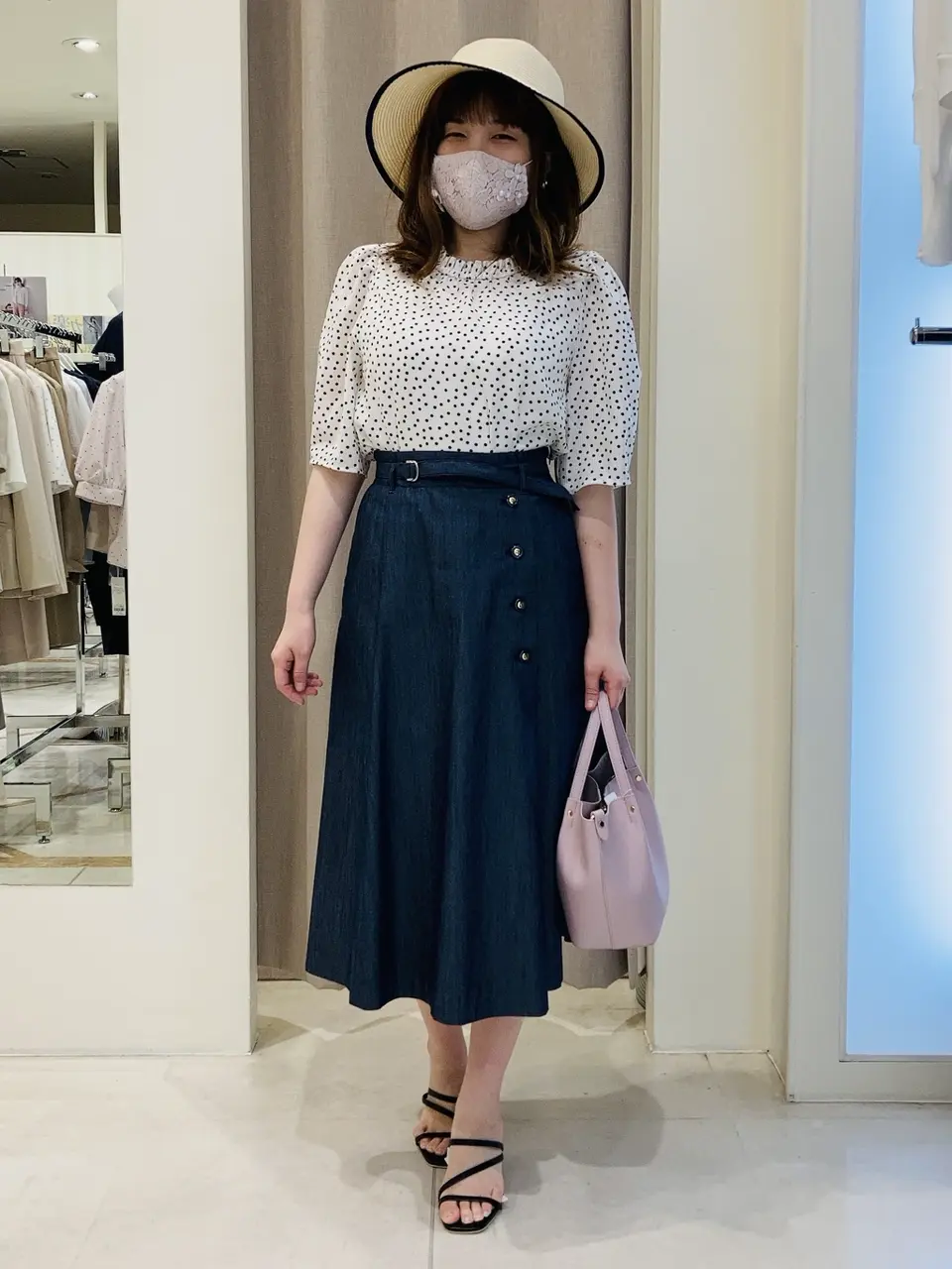 ANY SIS 川根　彩 コーディネート画像