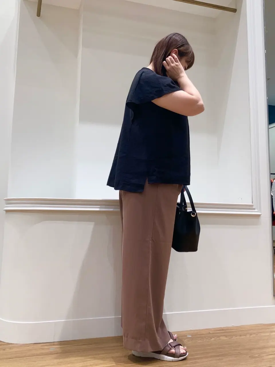 ANY SIS スタッフ コーディネート画像