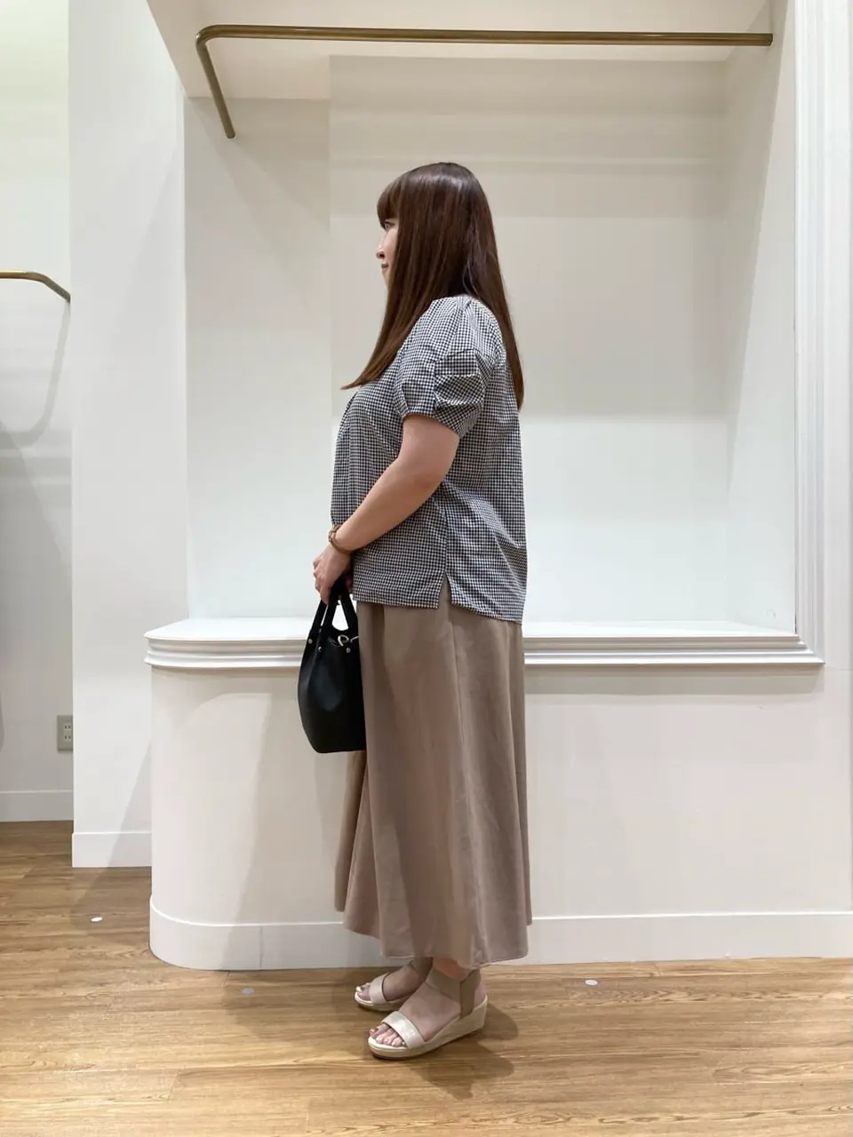 ANY SIS スタッフ コーディネート画像