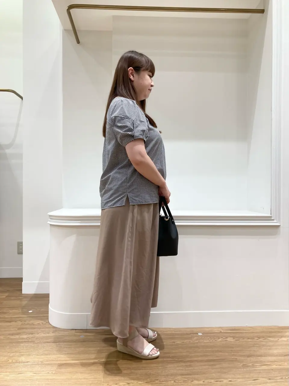 ANY SIS スタッフ コーディネート画像