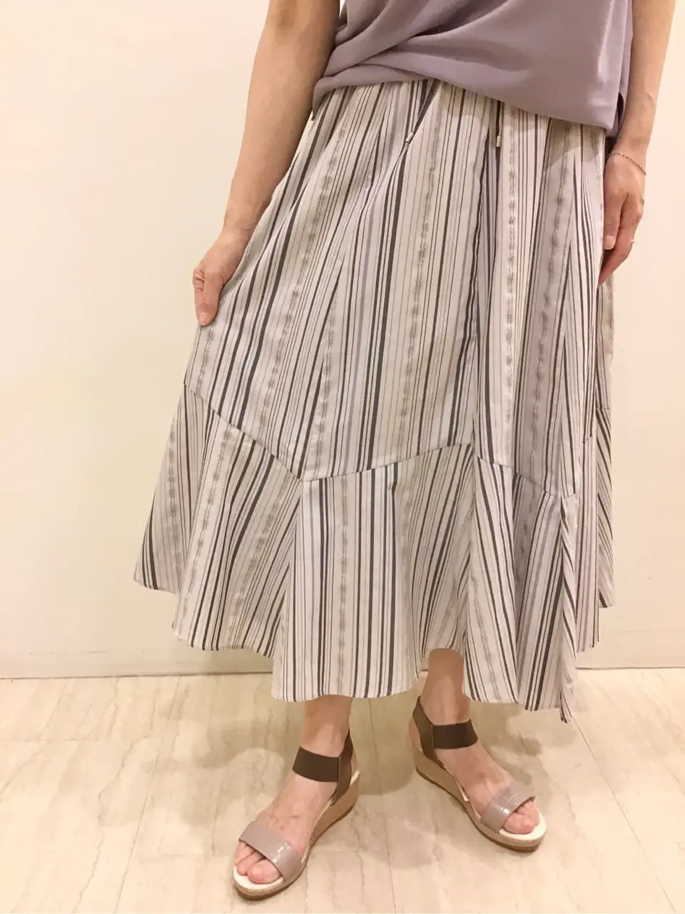 ANY SIS スタッフ コーディネート画像