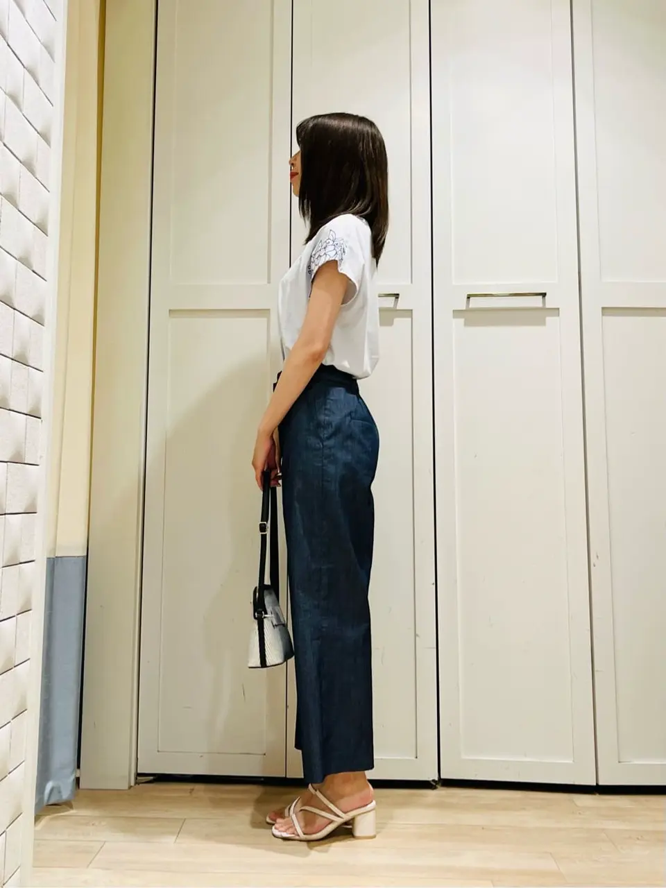 ANY SIS スタッフ コーディネート画像