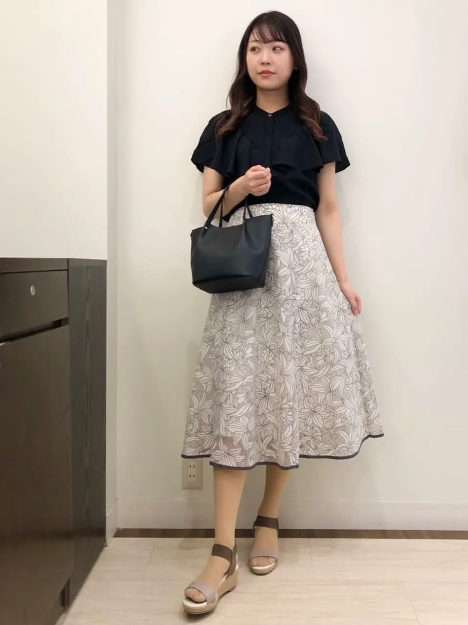 ANY SIS スタッフ コーディネート画像