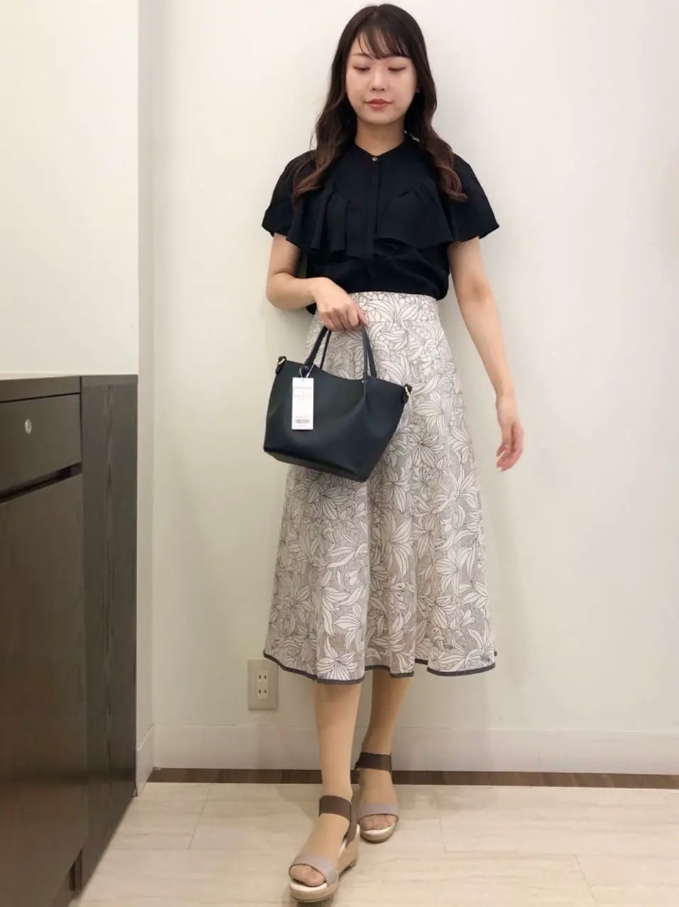 ANY SIS スタッフ コーディネート画像