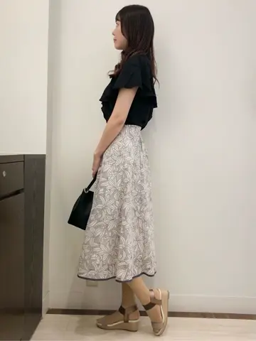 ANY SIS スタッフ コーディネート画像