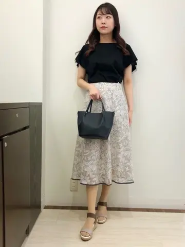 ANY SIS スタッフ コーディネート画像