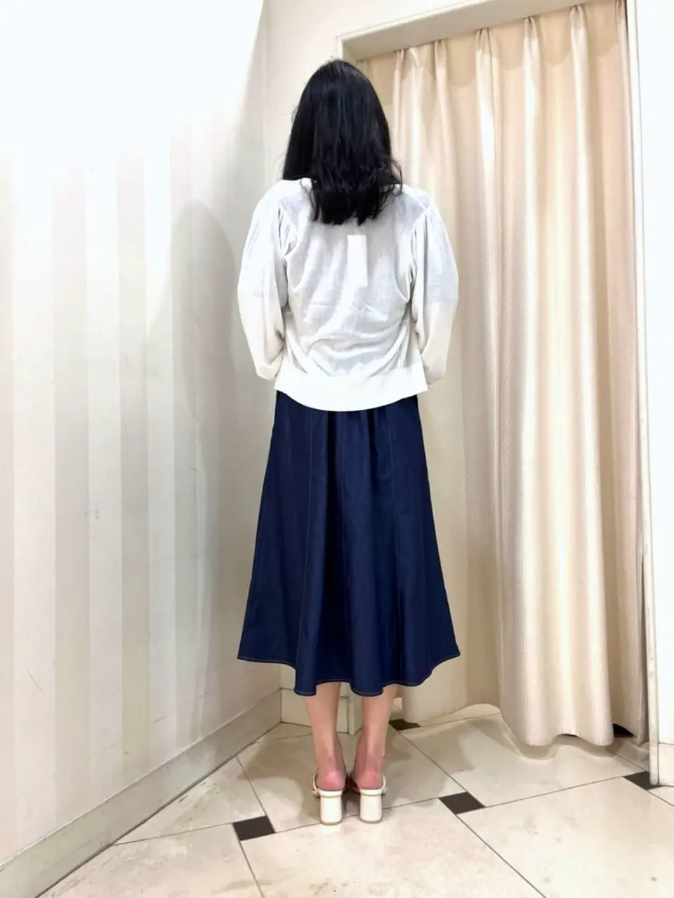 ANY SIS スタッフ コーディネート画像