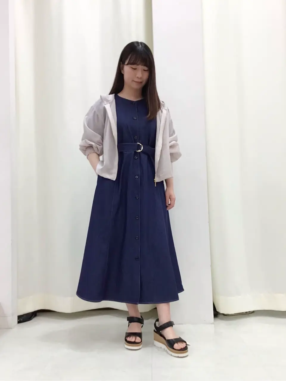 ANY SIS スタッフ コーディネート画像