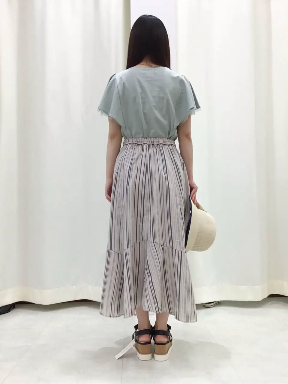 ANY SIS スタッフ コーディネート画像