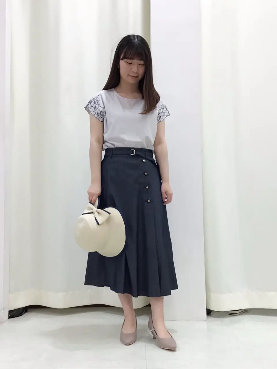 ANY SIS スタッフ コーディネート画像