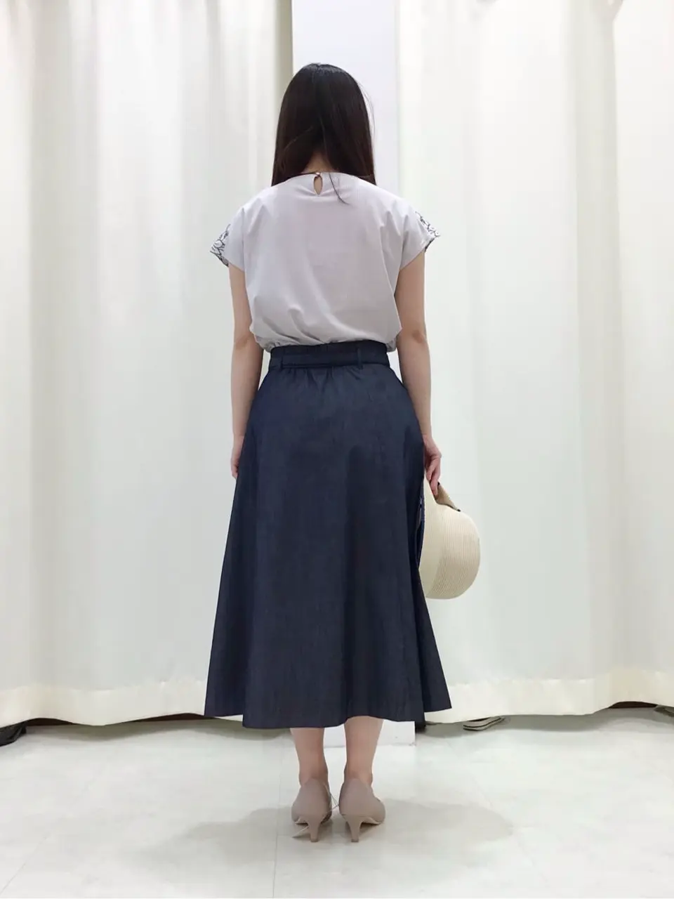 ANY SIS スタッフ コーディネート画像