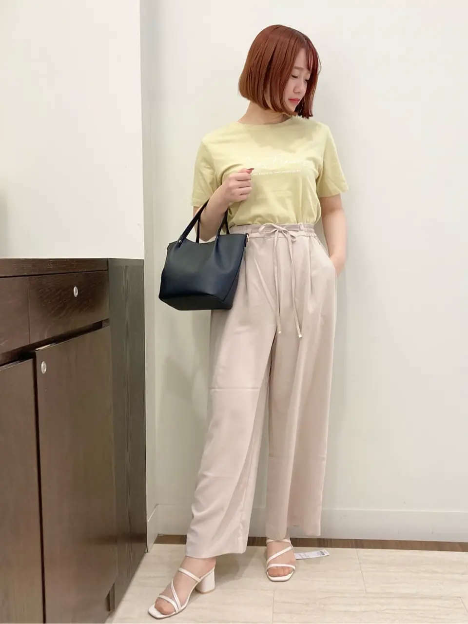 ANY SIS スタッフ コーディネート画像